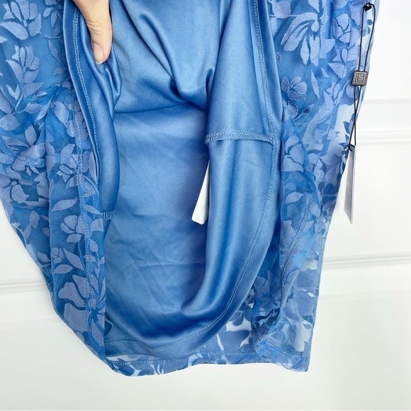 New Laundry by Shelli Segal Floral Burnout Tee Dutch Blue Sz M - Picture 3 of 9